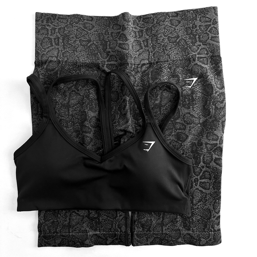 Gymshark S/S Adapt Animal Seamless Cycling Shorts & Strap Feature Shorts Set